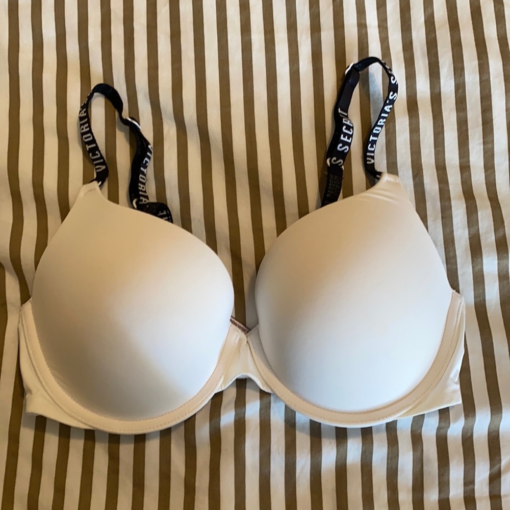 Victoria’s Secret perfect shape bra